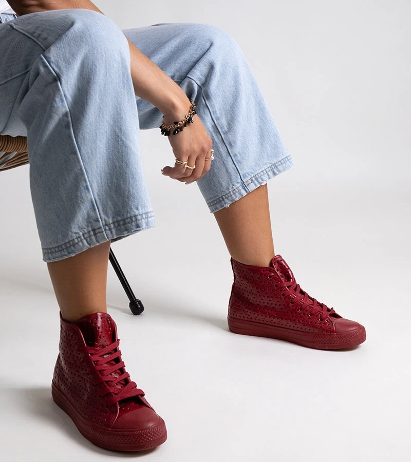 Rote hohe Spitzen-Sneaker von Madala