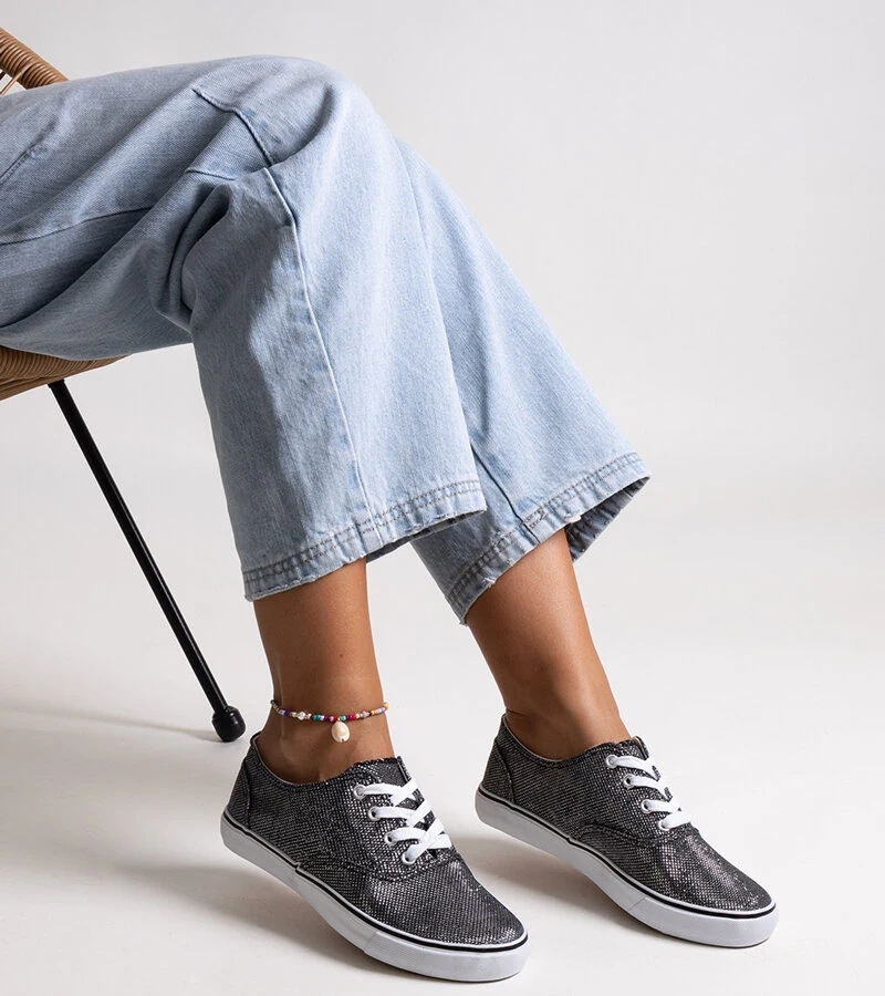 Schwarze glänzende Donnamika-Sneaker