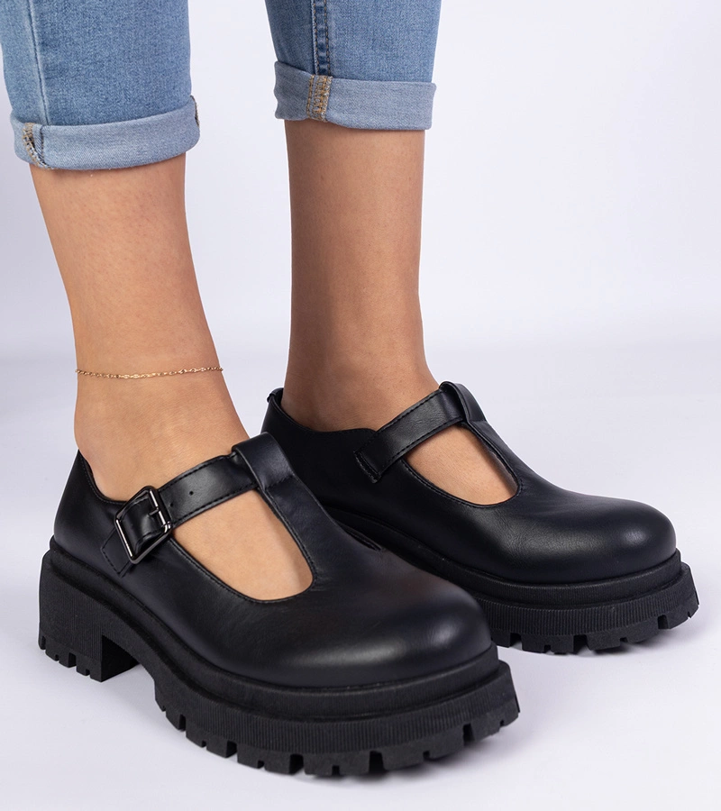 Schwarze Plateauschuhe aus Kunstleder Belever