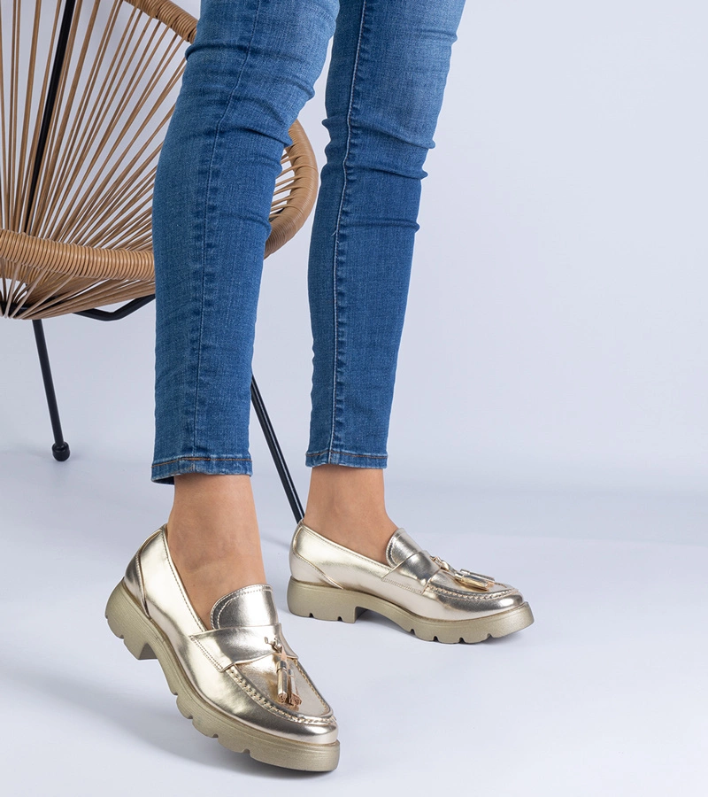 Goldene klassische Halbschuhe mit Quasten Esitta