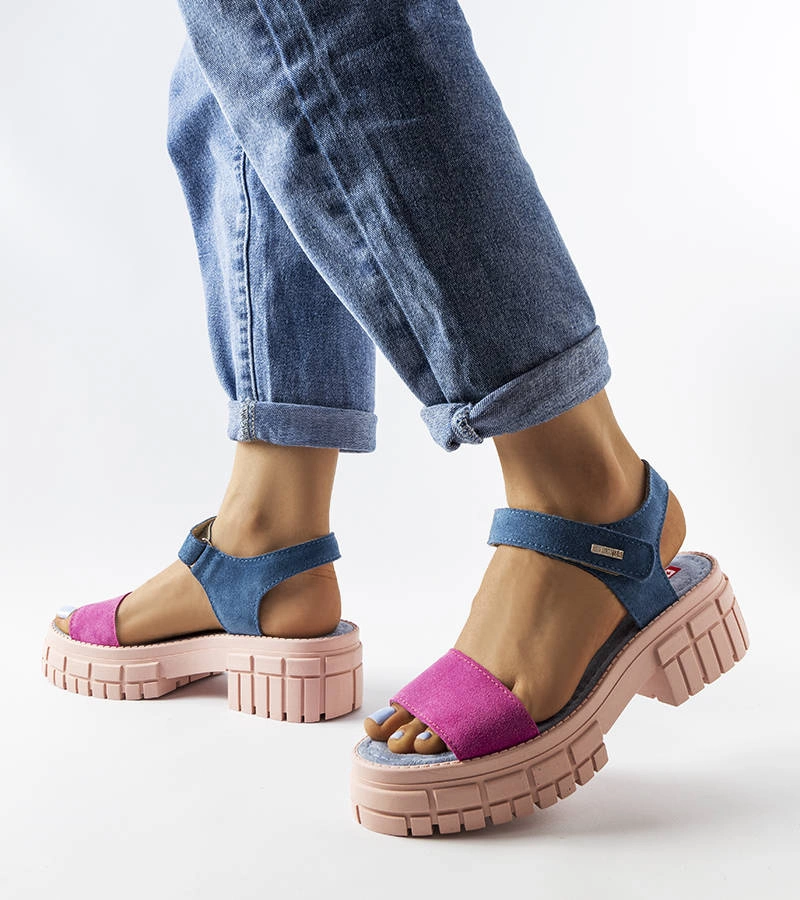 Żółte czółenka na słupku z motywem skóry wężą Dolores