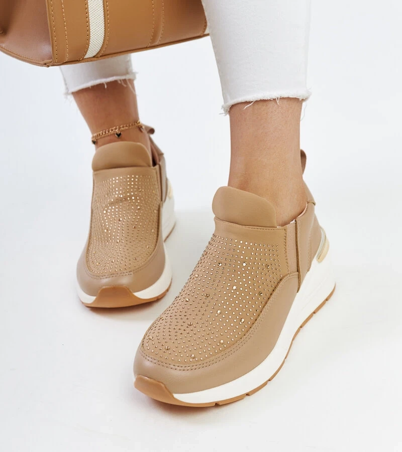 Braune Keil-Sneakers mit Zirkonen von Ashleey