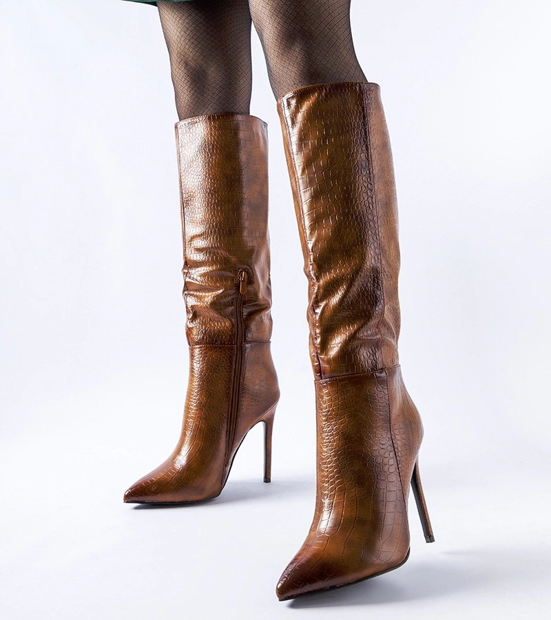 Braune gefütterte Stiletto-Stiefel Serpent