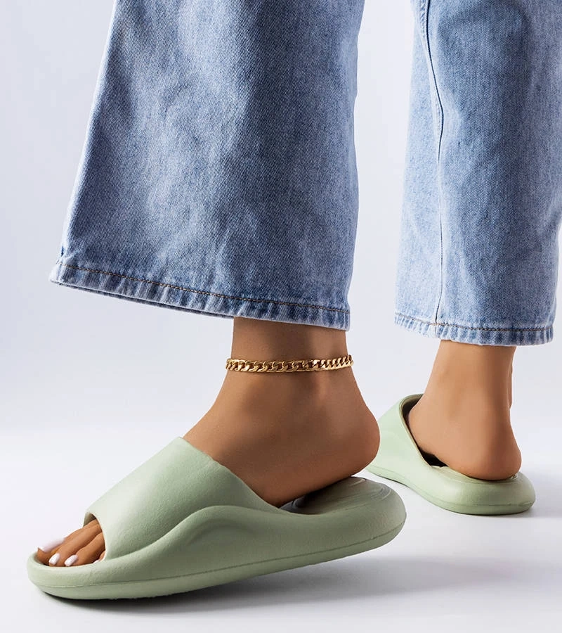 Grüne Gummiflipflops von Cecil