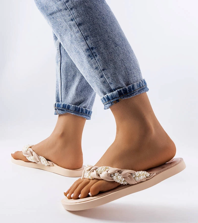Beige Conifer Flip-Flops verziert mit Perlen