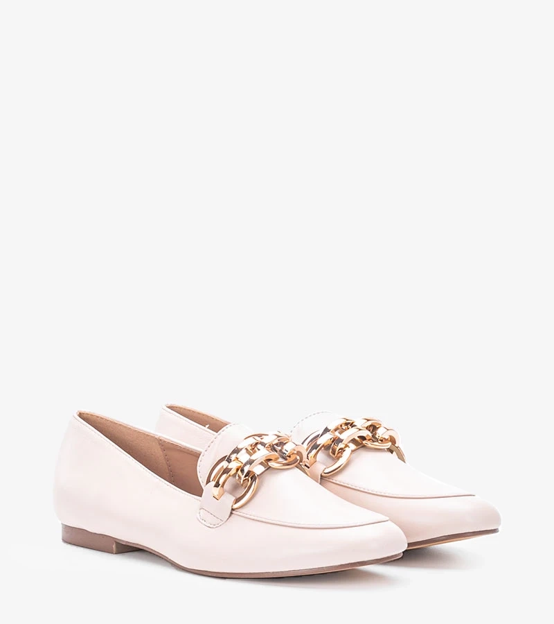 Beige Mokassins mit Kette von Segarra