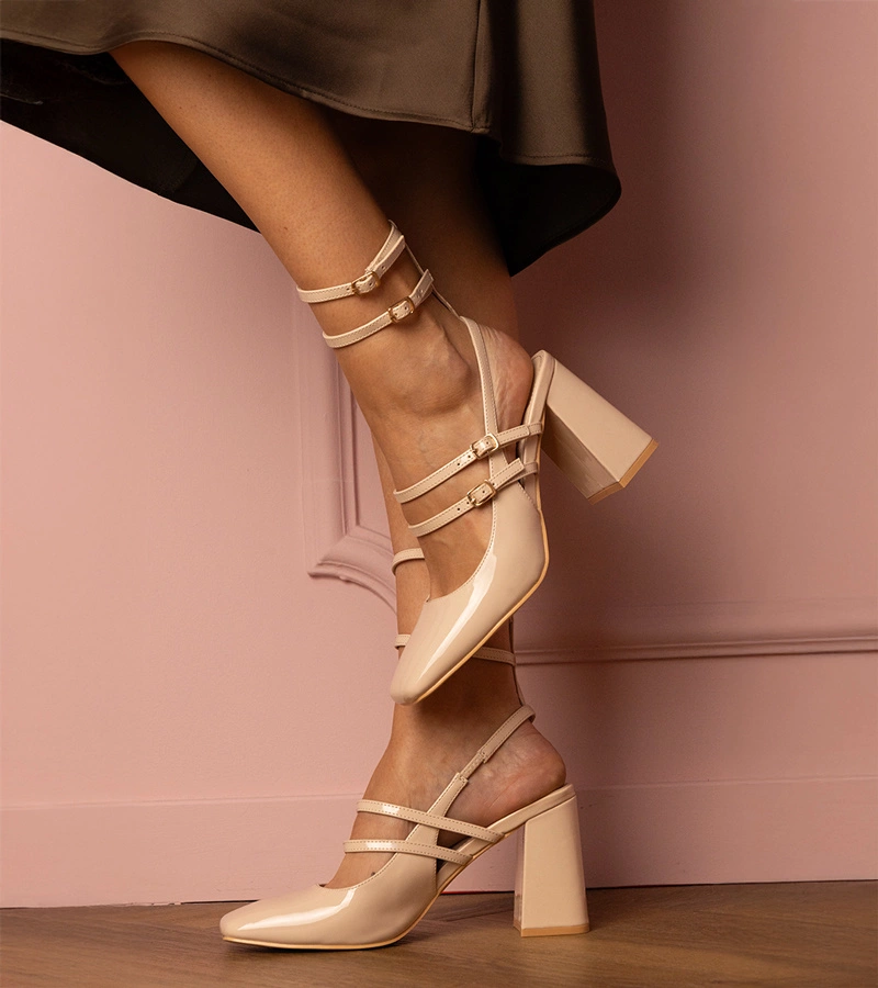 Beige lackierte Pumps mit Absatz Ferida