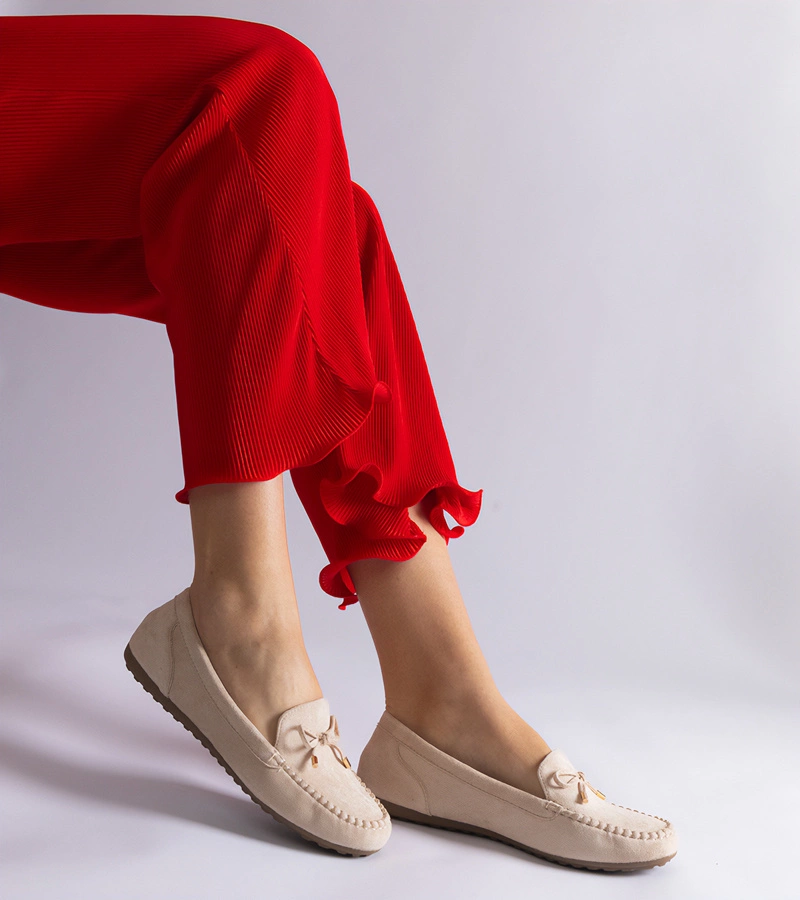 Beige Mokassins mit Schleife aus Wildleder mit Schleife Treja