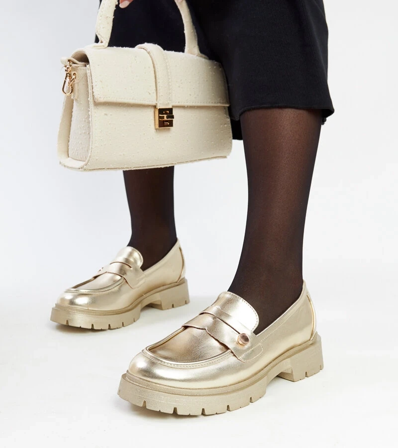 Goldene Mokassins aus Eko-Leder von Mladenka