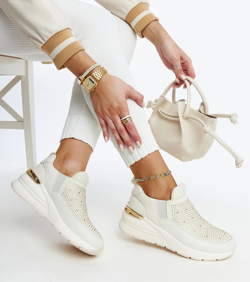 Beige Keil-Sneaker mit Zirkonia von Ashleey