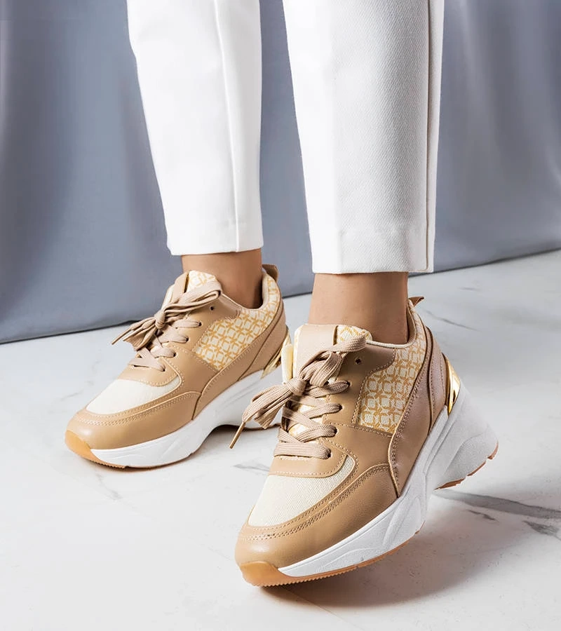 Beigefarbene Sneakers mit Lora-Monogramm verziert