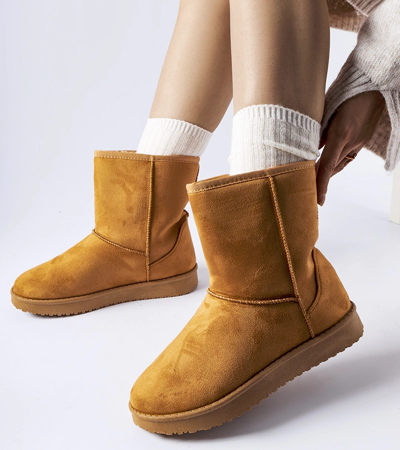 Karamellfarbene, gefütterte klassische Schneestiefel von Libero