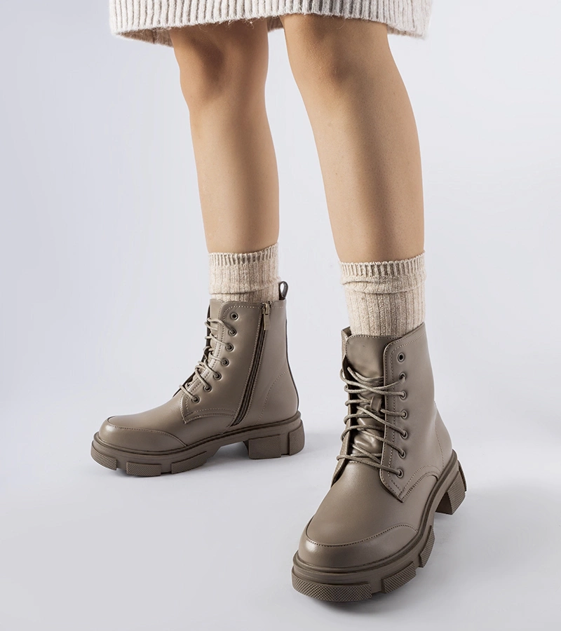 Grau-braune, gefütterte Cunningham-Stiefel