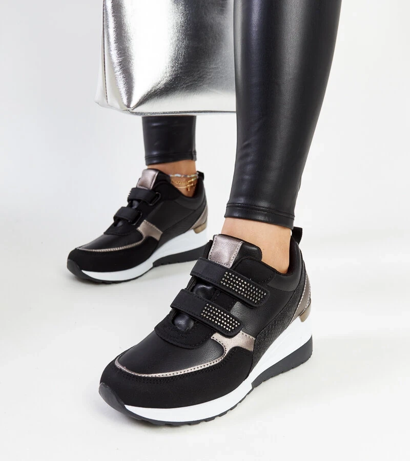 Schwarze Keil-Sneakers mit Zirkonia-Verzierungen Asmeret