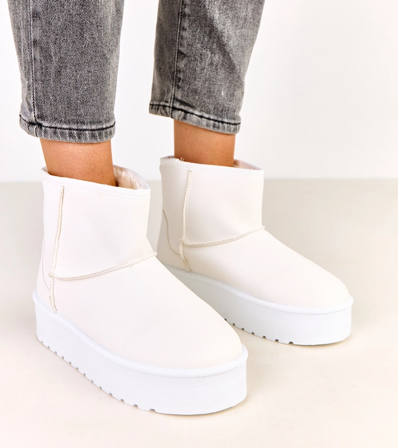 Weiße niedrige Schneestiefel auf Plateau aus Kunstleder Reinol