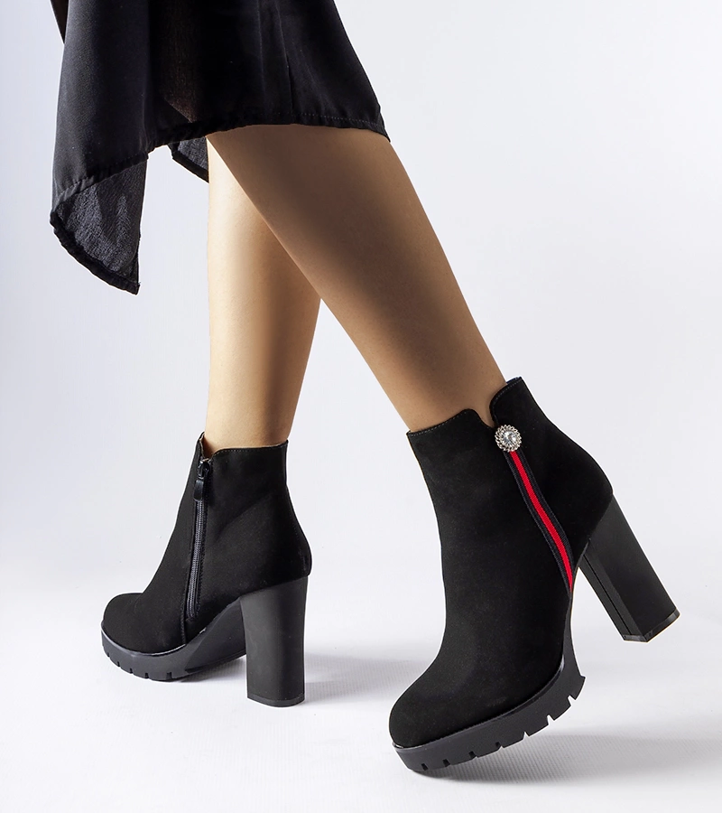 Schwarze Satin-Stiefeletten mit Rogeno-Absatz