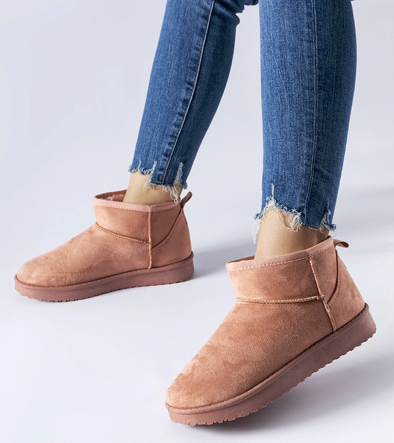 Rosa gefütterte kurze Schneestiefel von Guglielma