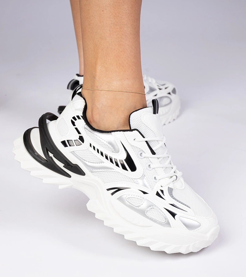 Weiße Sportsneaker mit massiver Sohle Lirata