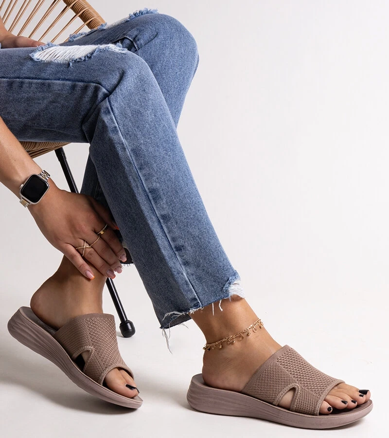 Braune Plateau-Sandalen von Linah