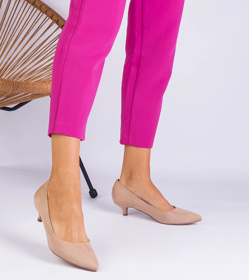 Beige Pumps aus Kunstveloursleder mit niedrigem Absatz Reimona