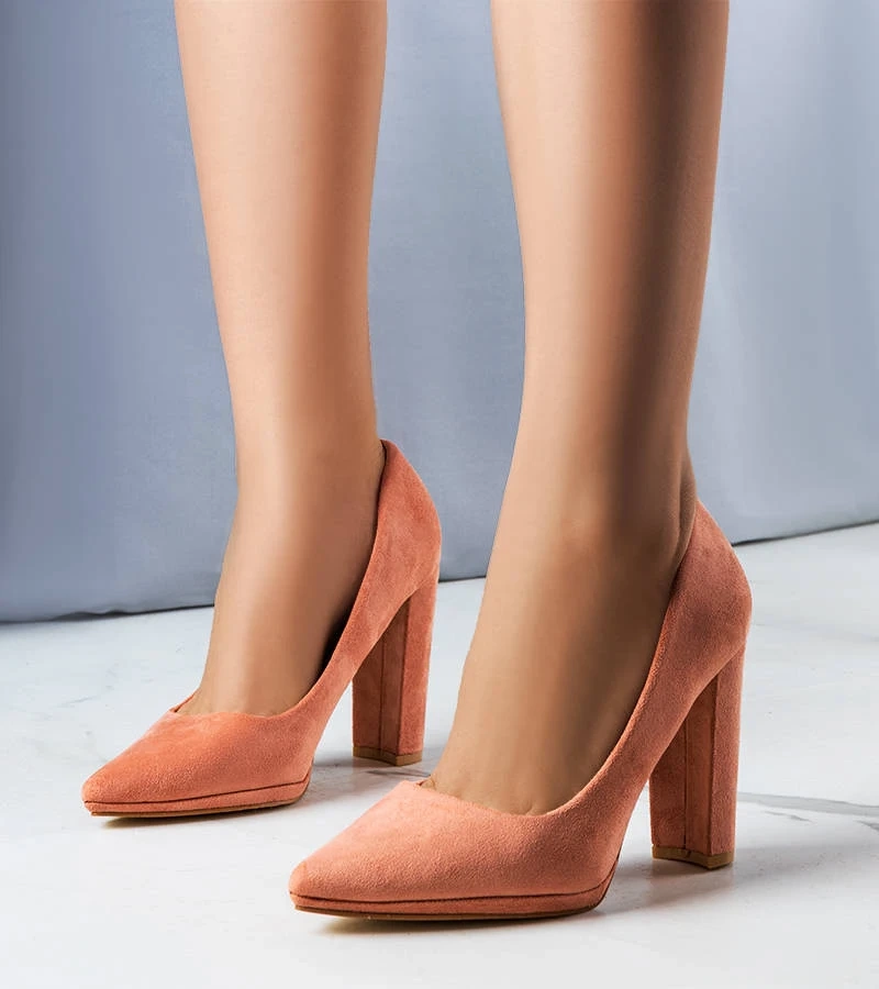 Emmys hohe rosa Pumps