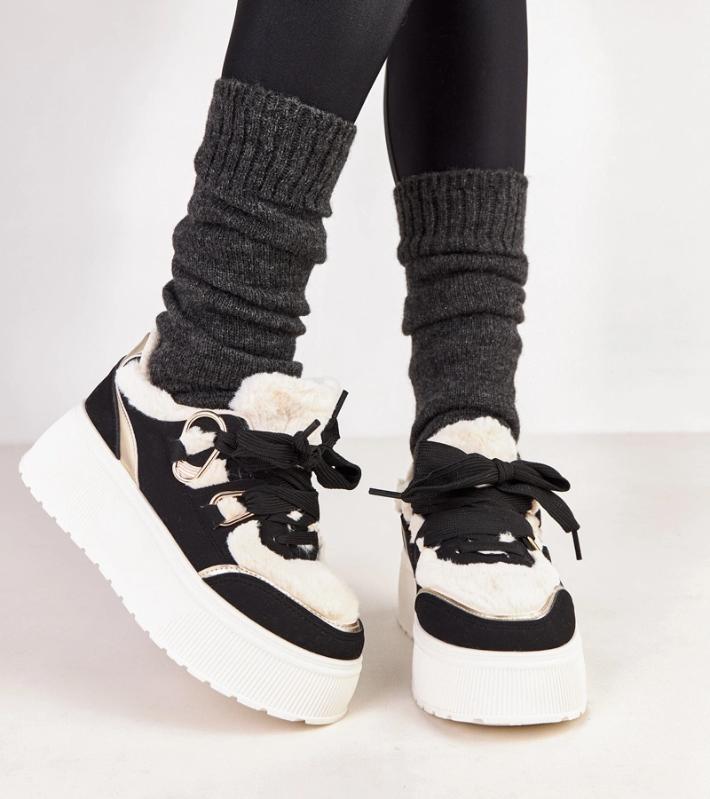 Schwarze gefütterte Sneakers auf Plateausohle Deena