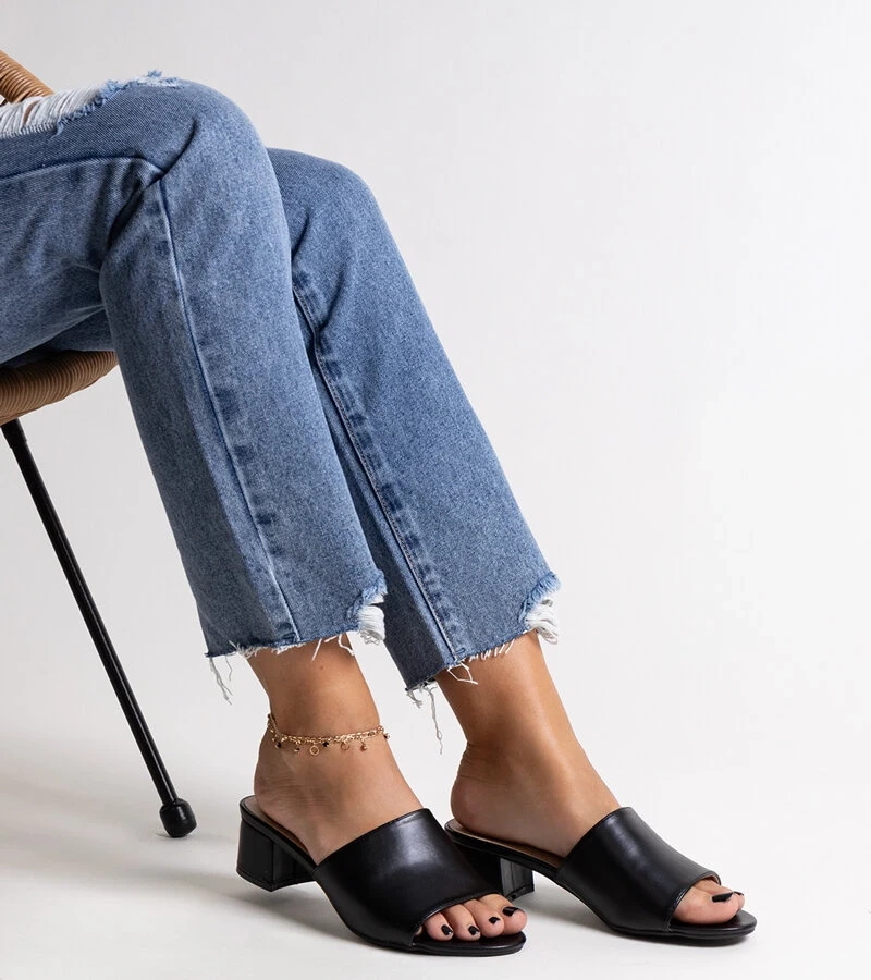 Żółte czółenka na słupku z motywem skóry wężą Dolores