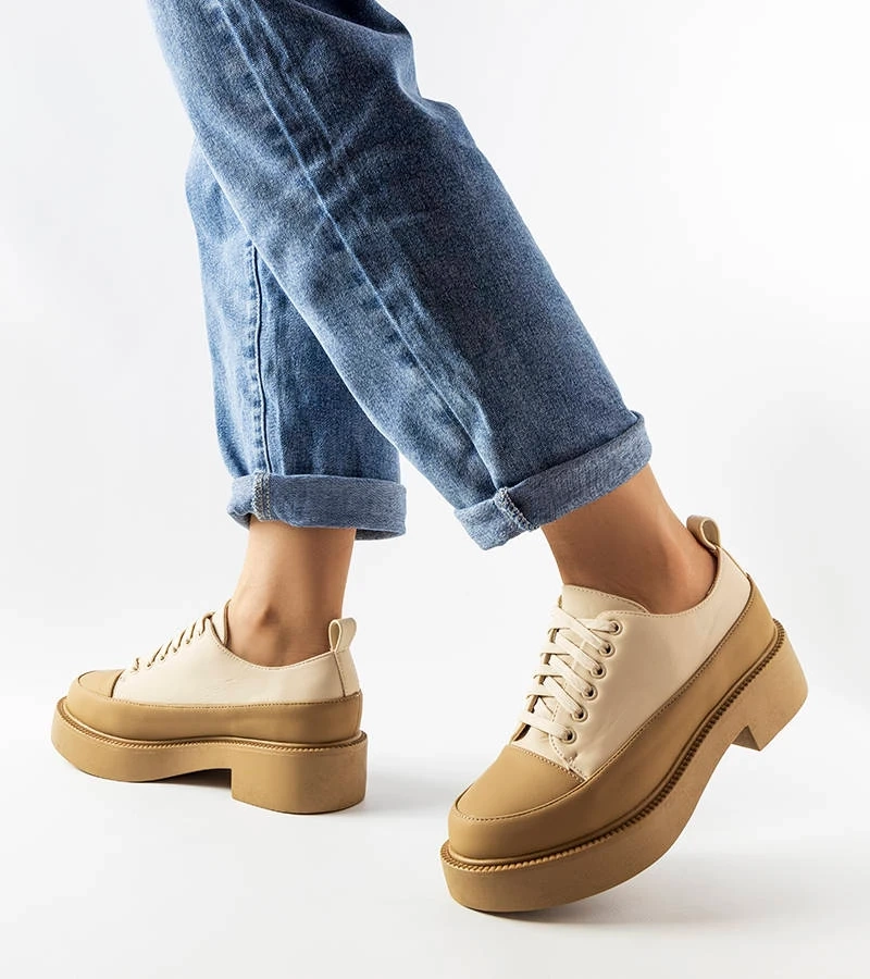 Dunkelbeige Halbschuhe mit flachem Absatz von Merico