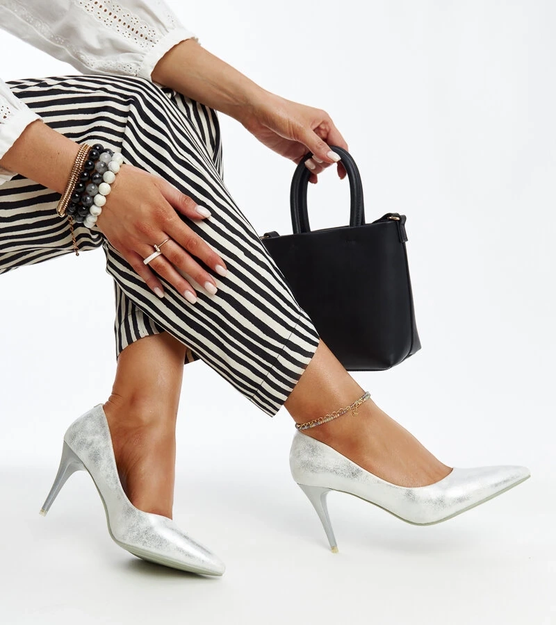 Silberne metallische Stilettos mit Leder-Einlegesohle von Paume