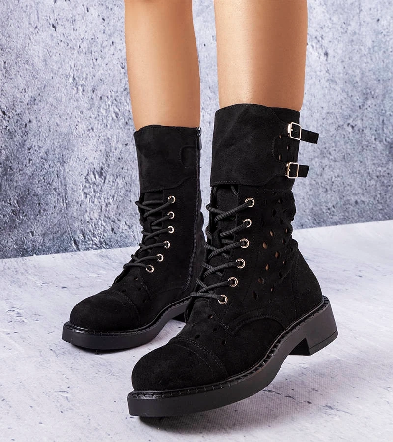 Schwarze durchbrochene Stiefeletten von Legault