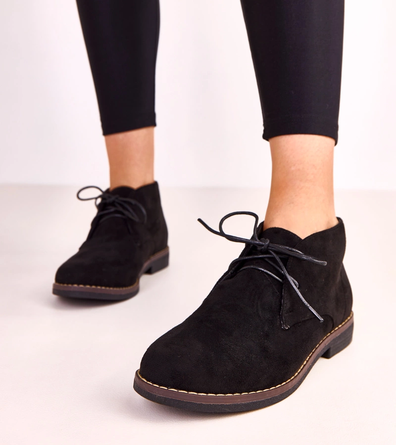 Schwarze Damenstiefeletten mit flacher Sohle Lauda