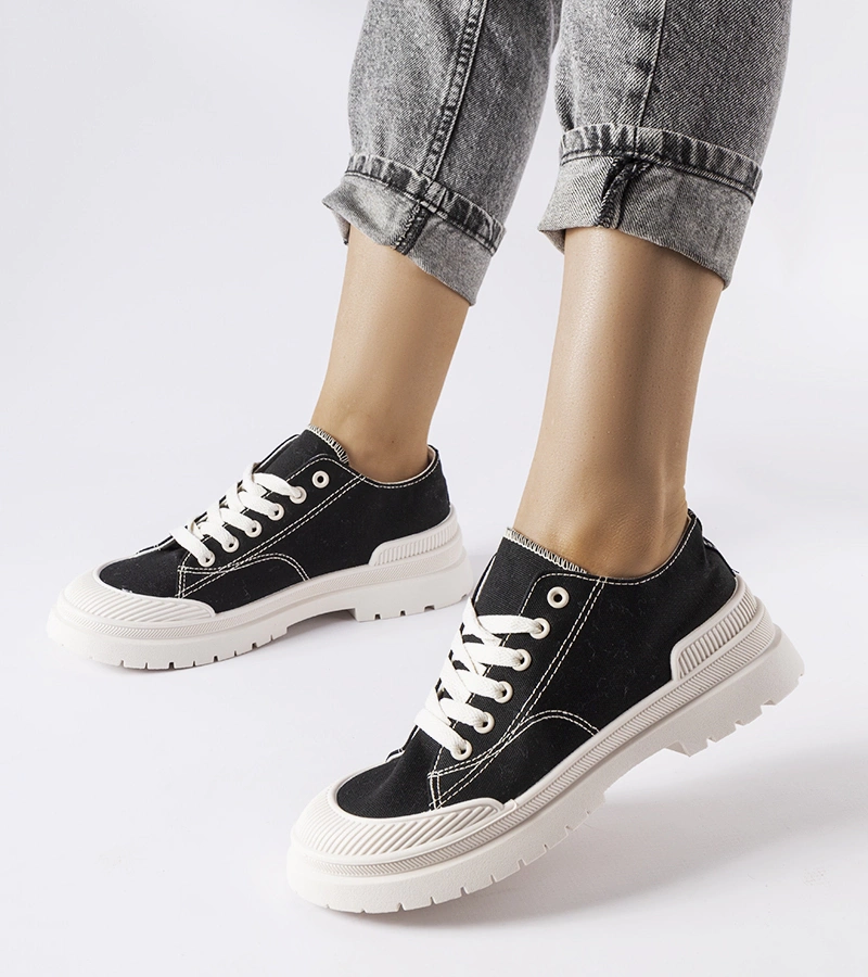 Schwarze Stoff-Sneakers von Nassar