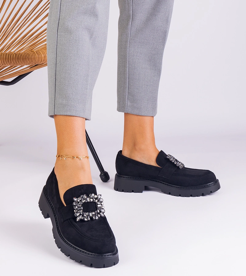 Schwarze Damenmokassins aus Öko-Wildleder mit eleganter Verzierung Peletino