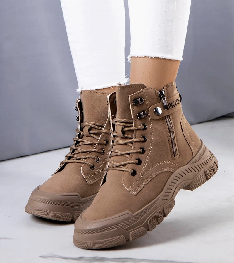 Braune, gefütterte Stiefeletten aus Kunstwildleder Pirangi