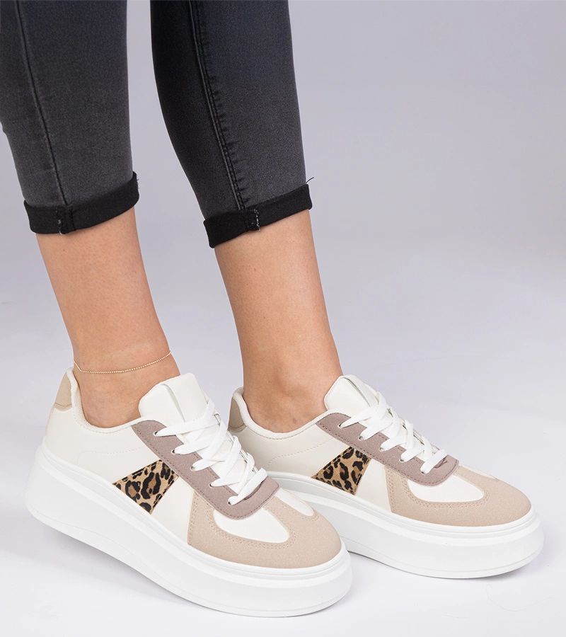 Braune Sneakers Turnschuhe auf Plateau Mishel