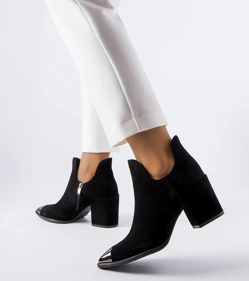 Schwarze Lederstiefeletten von Karino