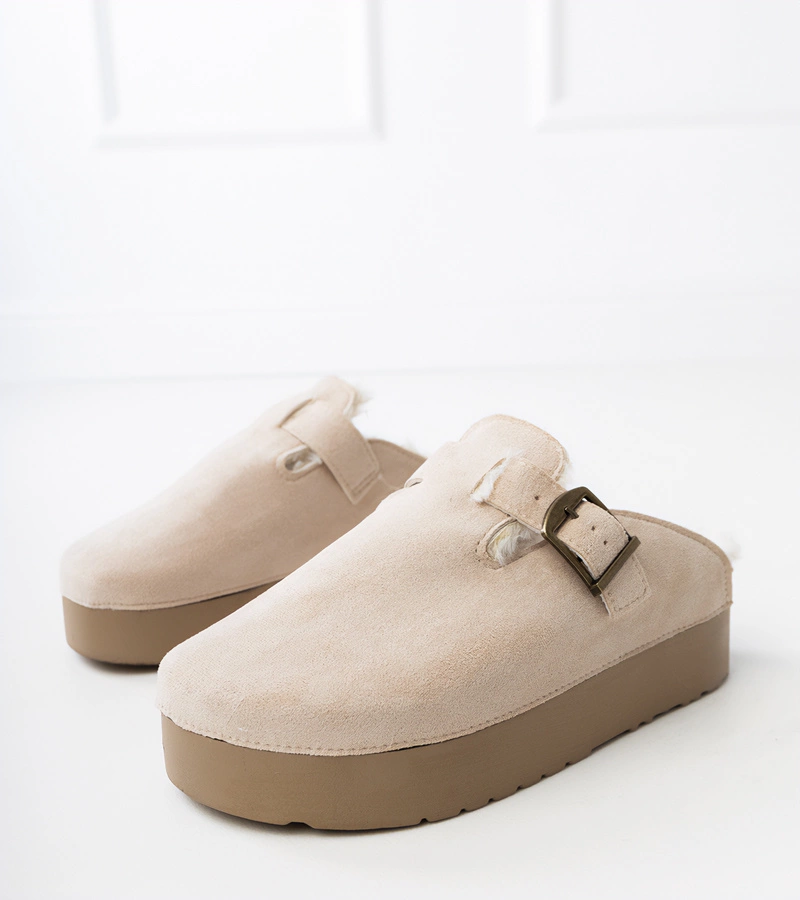 Beige geschlossene Pantoletten mit Fell Maresa