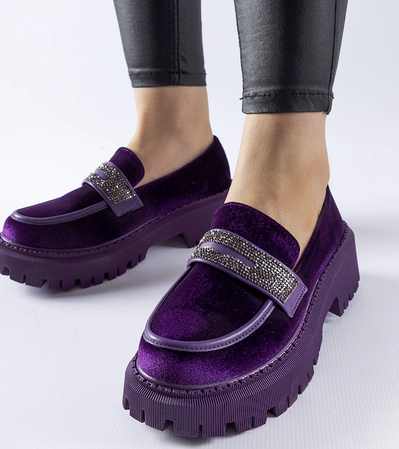 Lila Mokassins mit Zirkonia von Longuelo