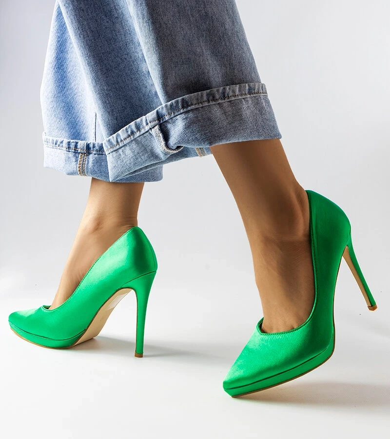 Siljes grüne Satin-Stilettos