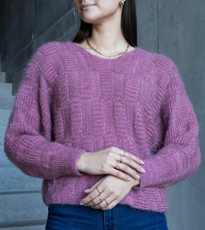 Rosa Pullover mit Neveri-Ausschnitt