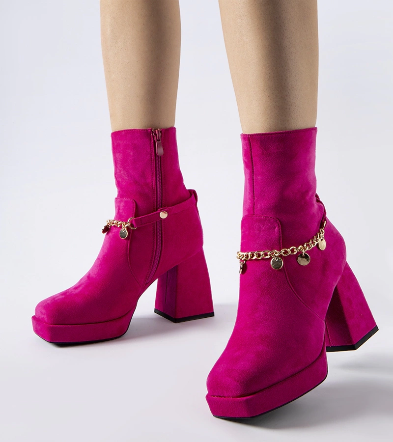 Rosa gefütterte Stiefeletten mit Anhänger von Saviore