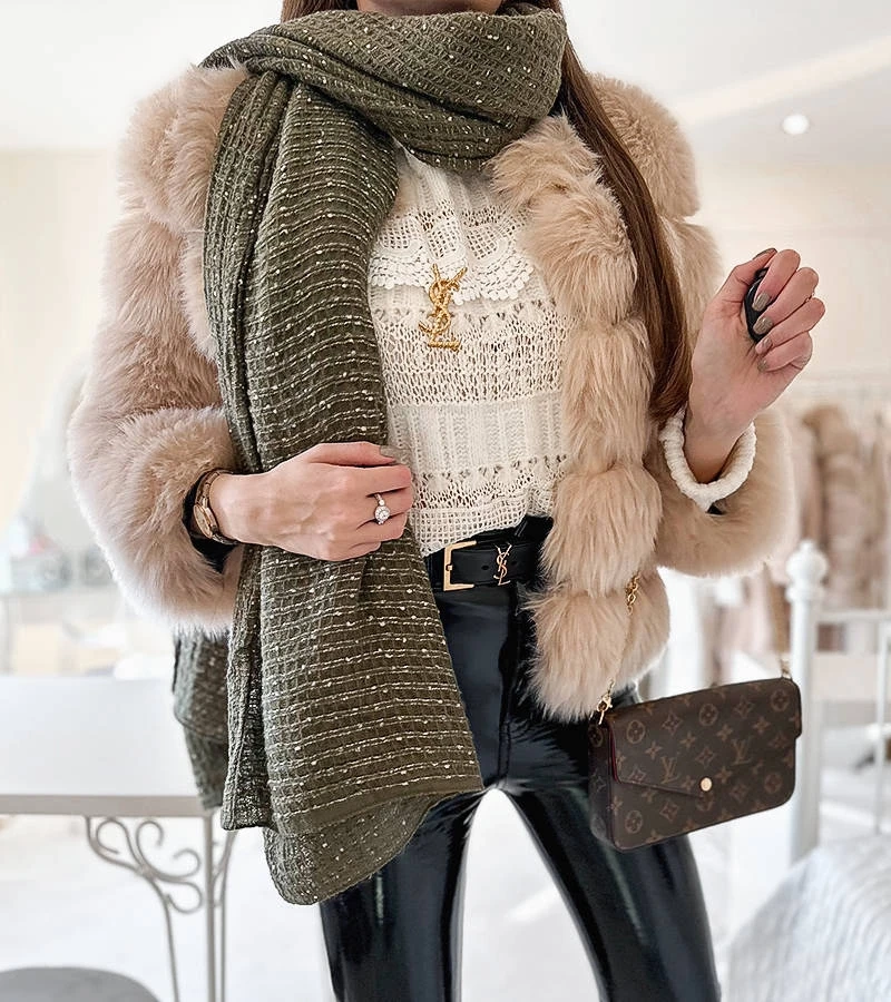 Khalils grüner gepunkteter Schal