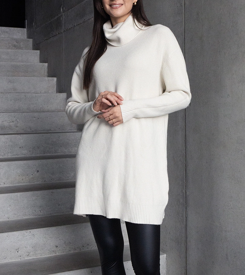 Langer weißer weicher Rollkragenpullover Kali