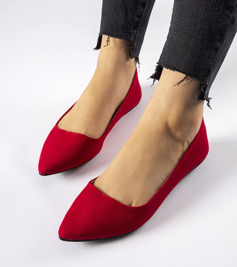 Rote Spitzenschuhe von Riv