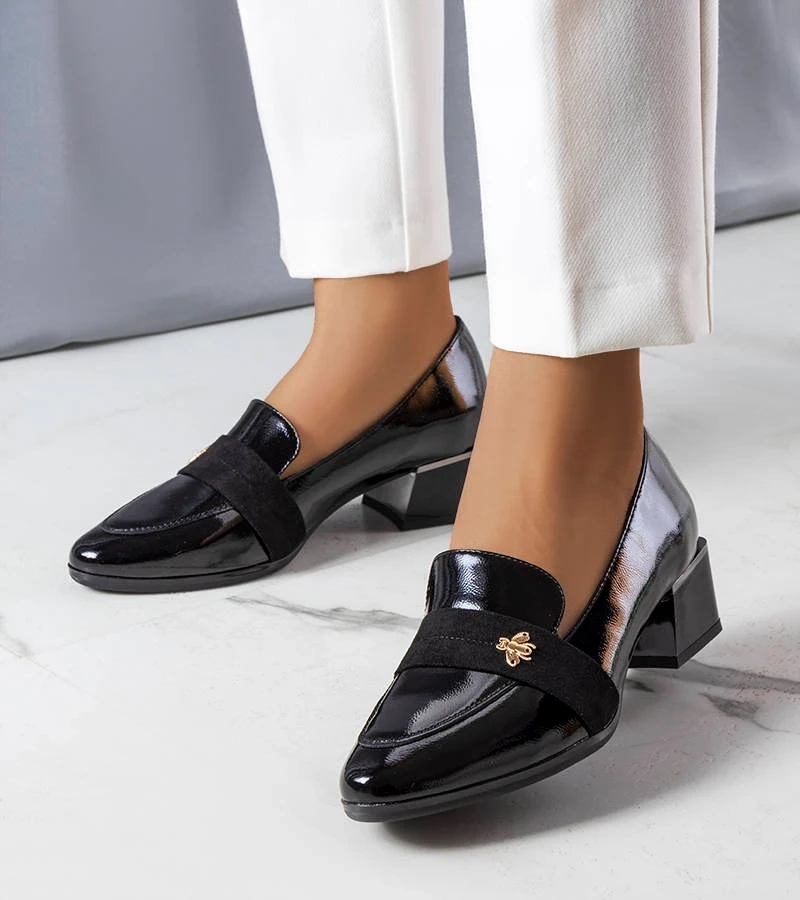 Schwarze lackierte Halbschuhe von Vinceza