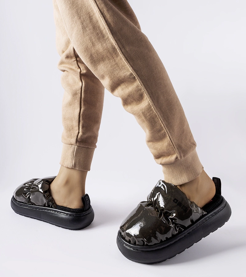 Schwarze gefütterte Hausschuhe Big Star MM274130