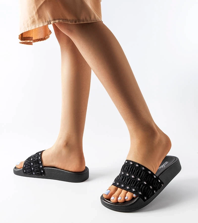 Schwarze Ernesto Pantoletten mit Raffung verziert