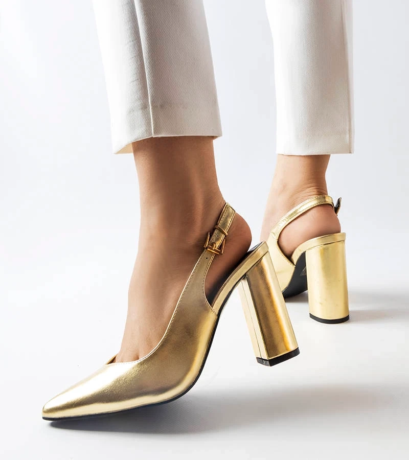 Goldene Wechsler Pumps mit offener Ferse