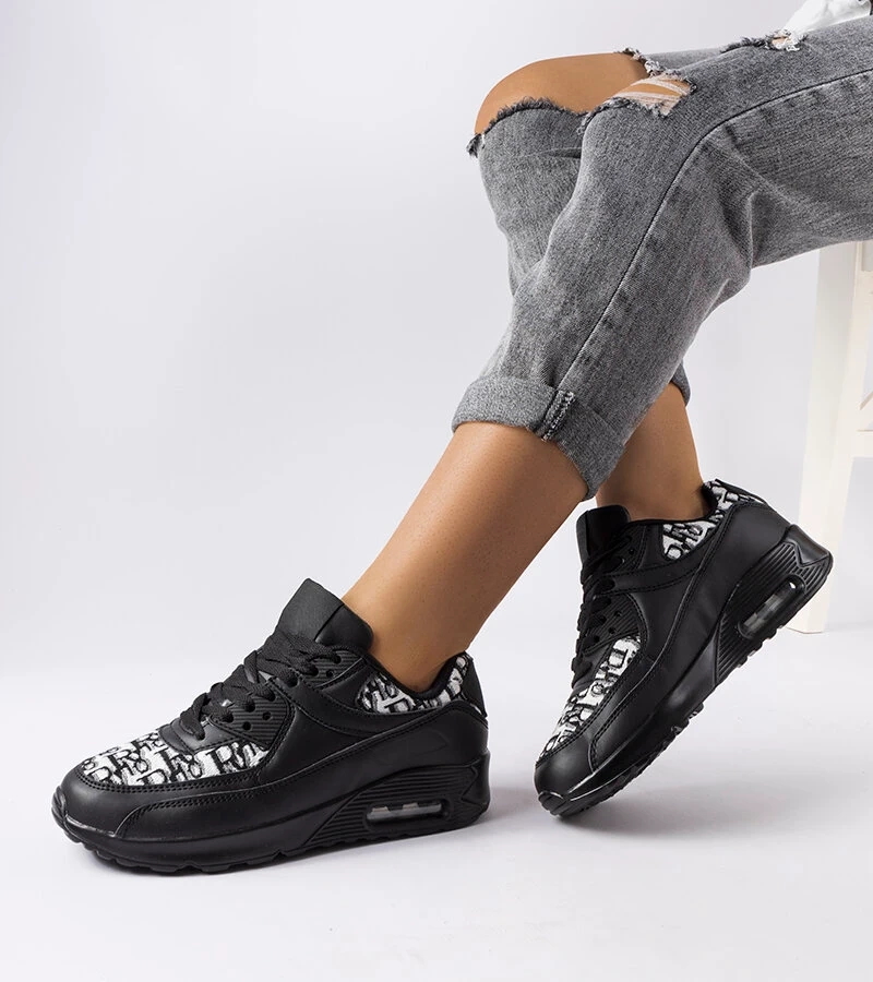 Schwarze Sneakers mit gemustertem Einsatz von Brattiro