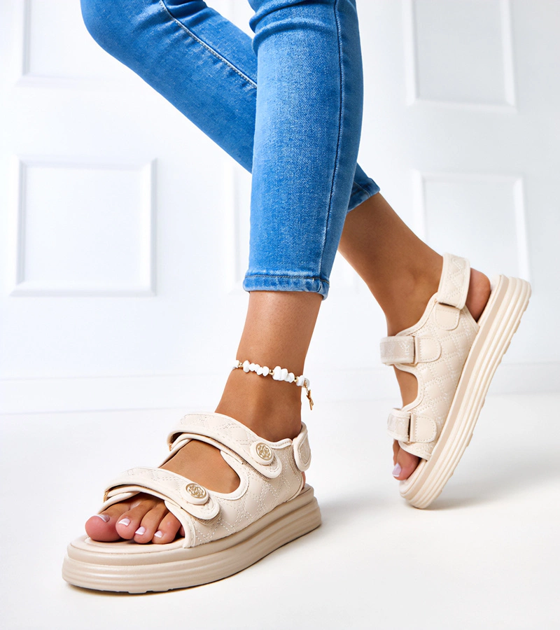 Beige Sandalen mit verstellbaren Riemen Brodni